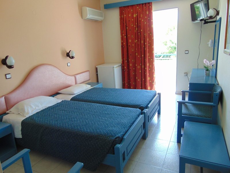 Nirvana Beach Hotel 35