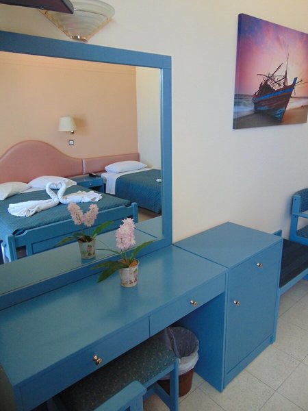 Nirvana Beach Hotel 37