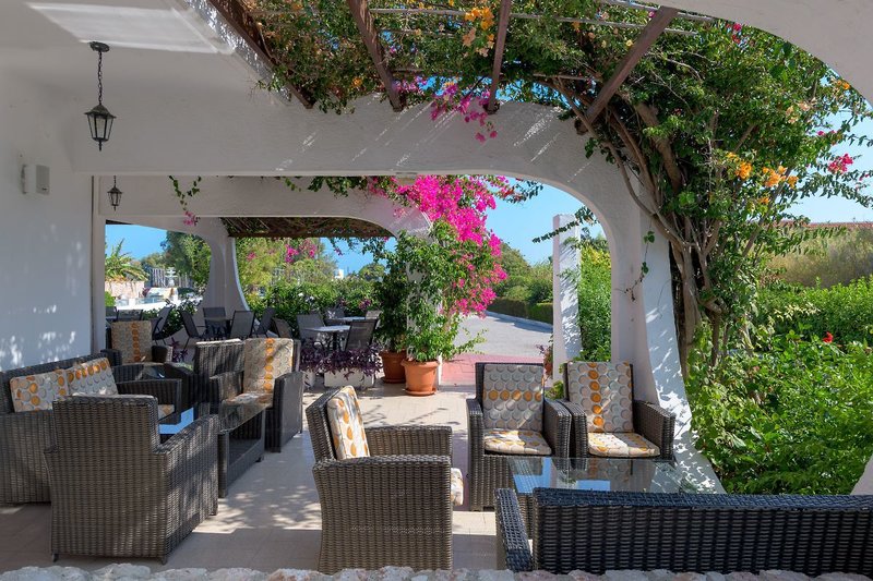 Nirvana Beach Hotel 10