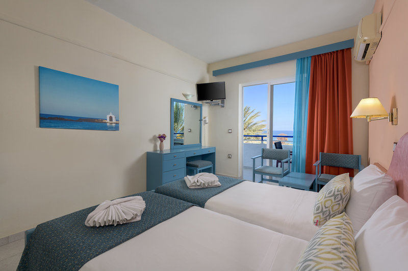 Nirvana Beach Hotel 23
