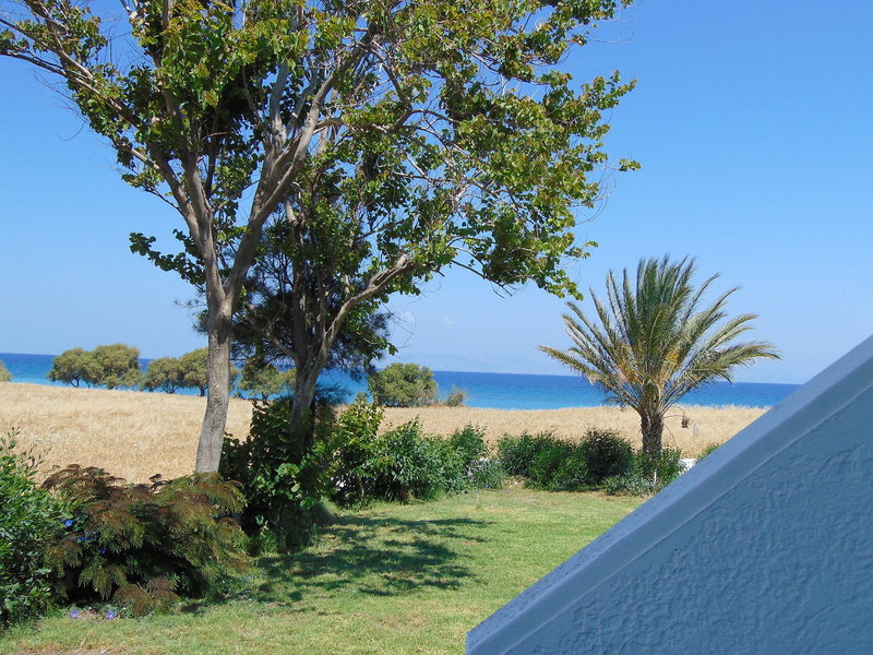 Nirvana Beach Hotel 3