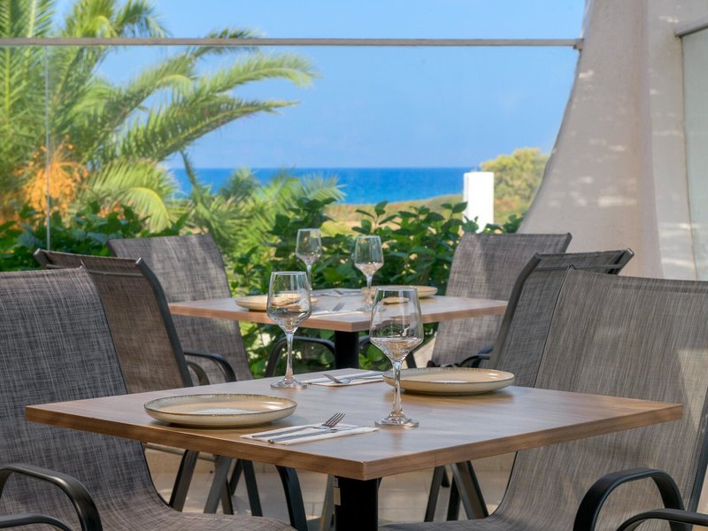 Nirvana Beach Hotel 28