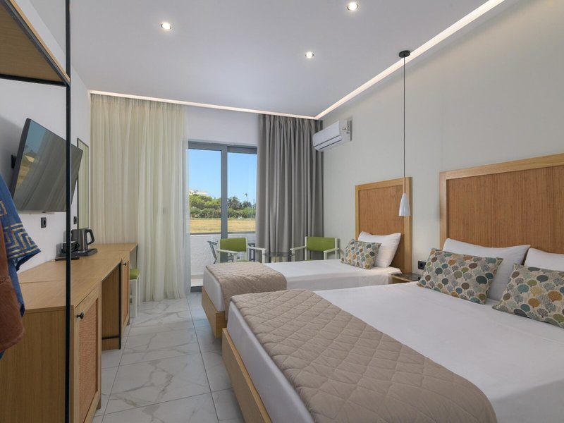 Nirvana Beach Hotel 43
