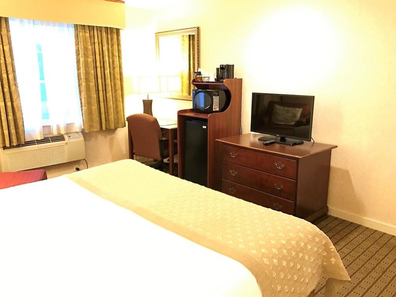 Ramada Draper 4