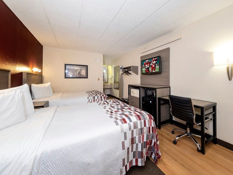 Red Roof Inn Edison 8