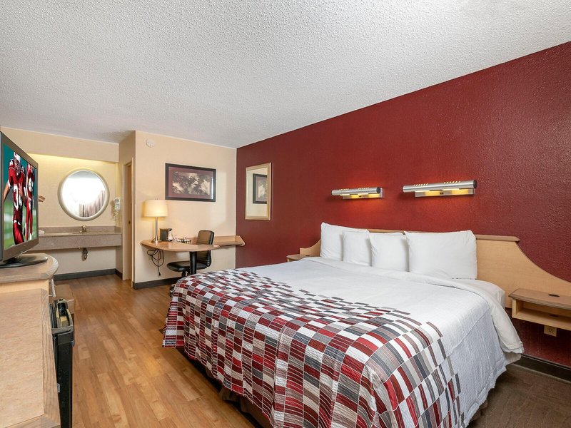 Red Roof Inn Edison 9