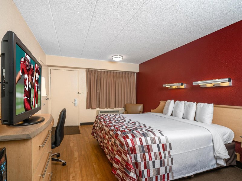 Red Roof Inn Edison 10