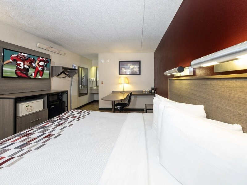 Red Roof Inn Edison 17