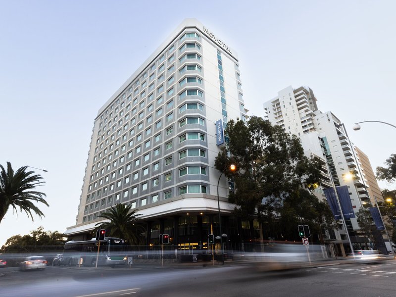 Novotel Perth Langley 4