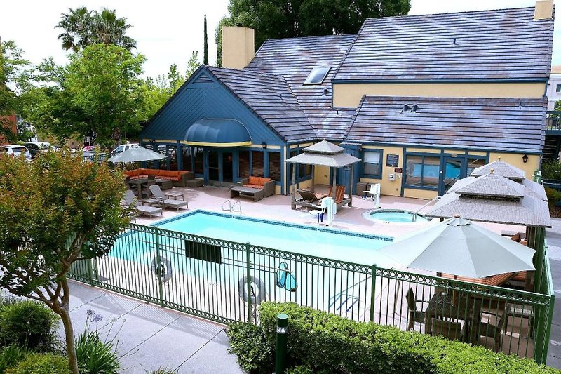 SenS Suites Livermore, SureStay Collection by Best Western