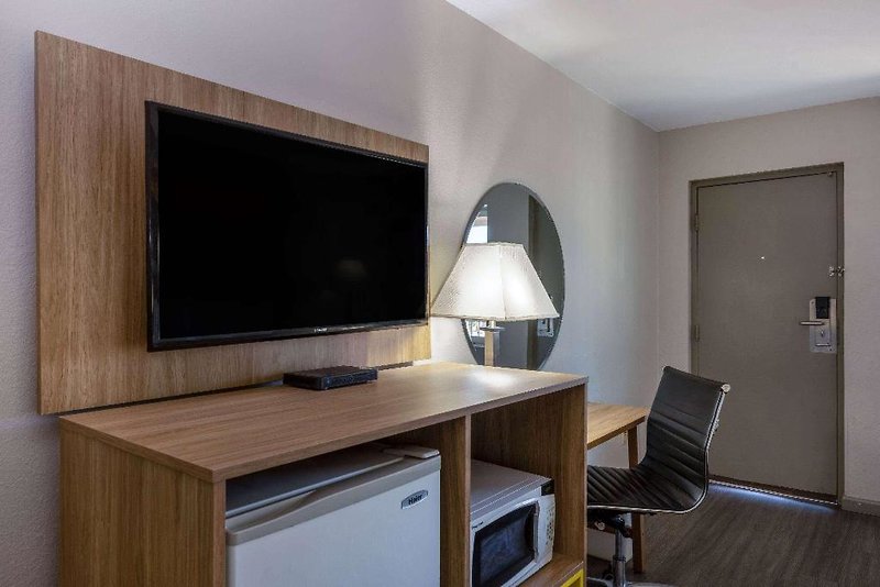 Days Inn by Wyndham Roswell