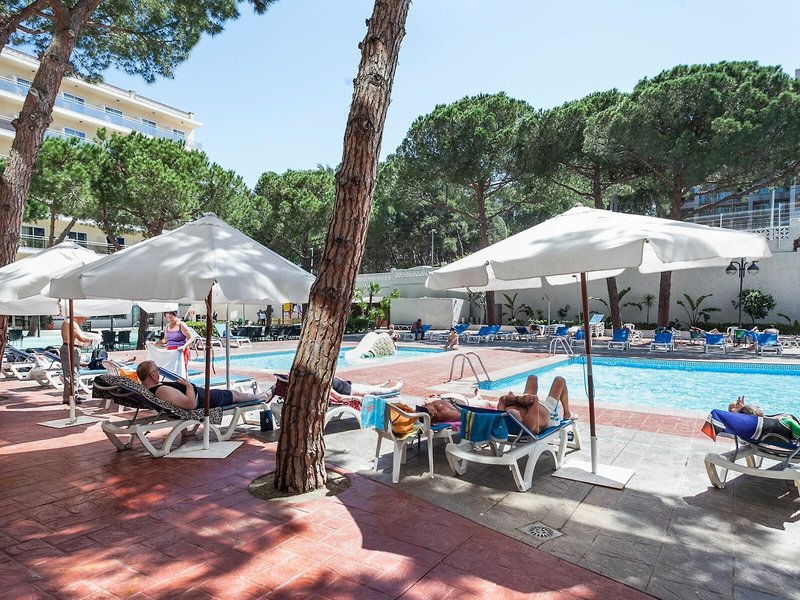 Hotel Oasis Park Salou 4