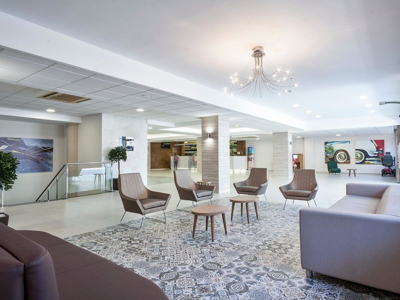 Hotel Oasis Park Salou 9