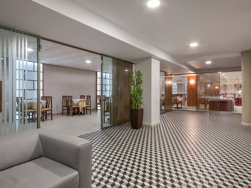 Hotel Oasis Park Salou 14