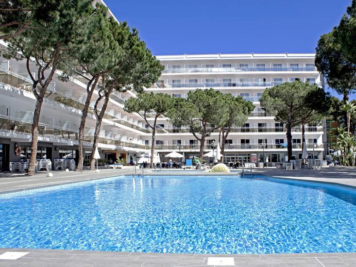 Hotel Oasis Park Salou 1 - Exterior