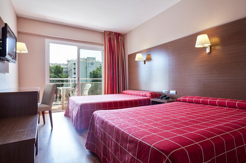 Hotel Oasis Park Salou 14 - Room Example
