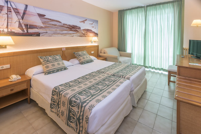 Hotel GHT Oasis Tossa & SPA 2