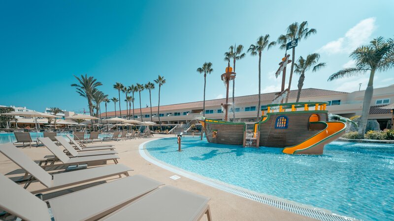 Oasis Village Club 24