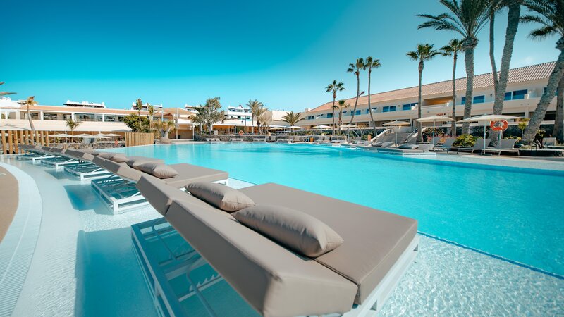 Oasis Village Club 25