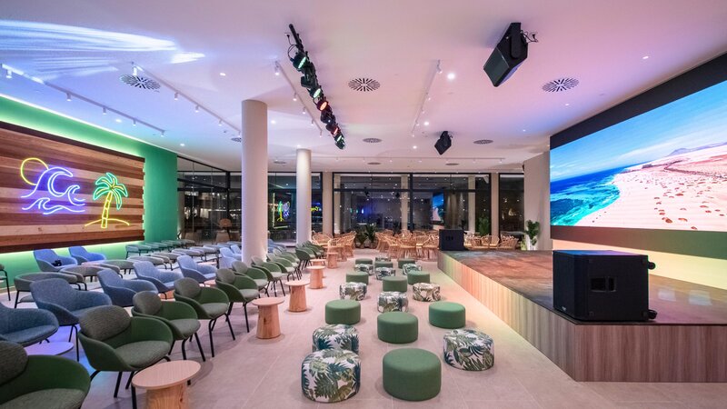 Oasis Village Club 79