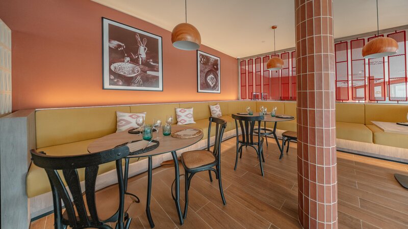 Oasis Village Club 82