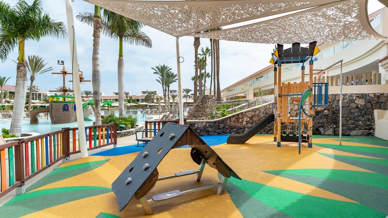 Oasis Village Club 99