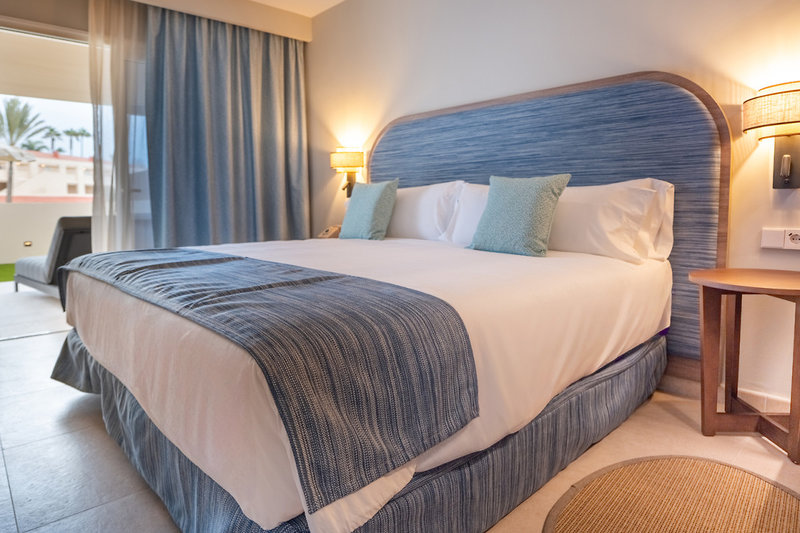 Oasis Village Club 102