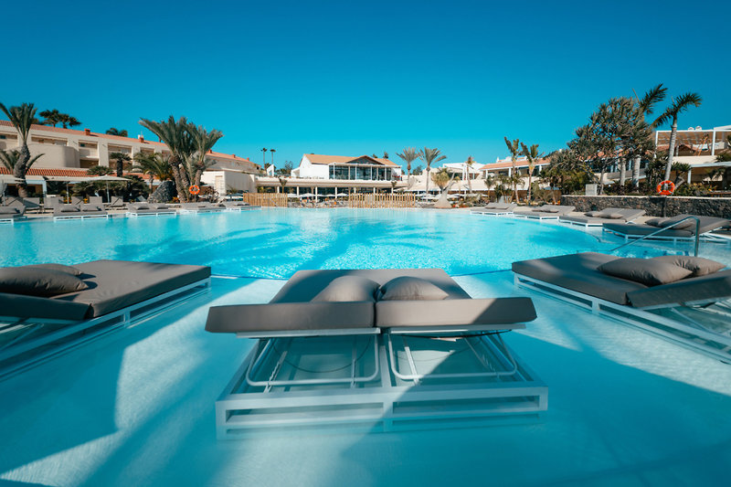 Oasis Village Club 110