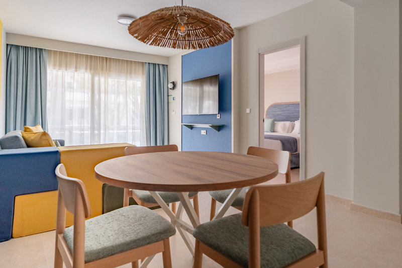 Oasis Village Club 111