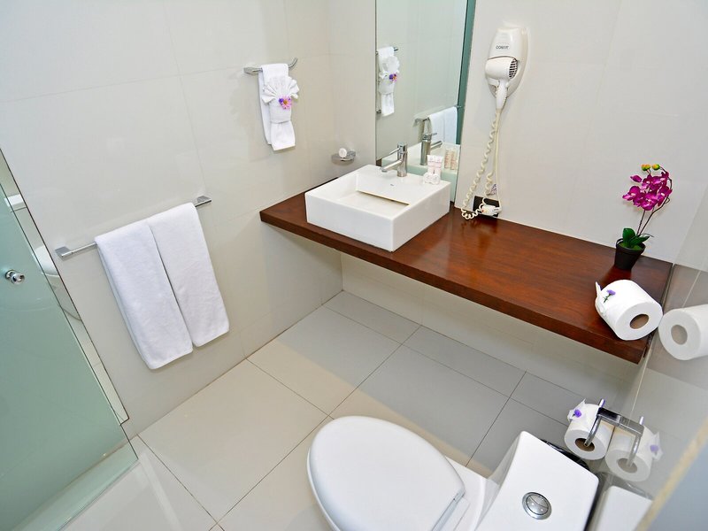 Autentico 28 - Bathroom Example