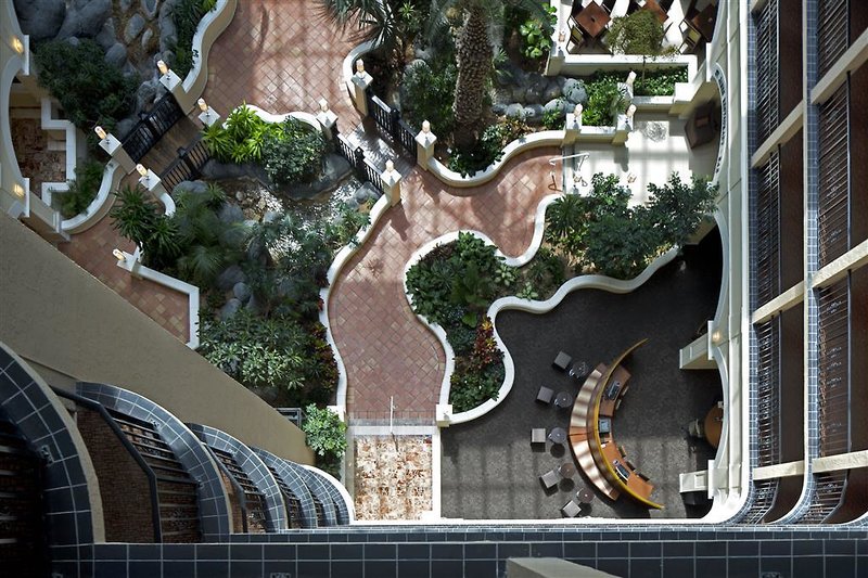 Four Points by Sheraton Suites Tampa Airport Westshore 4