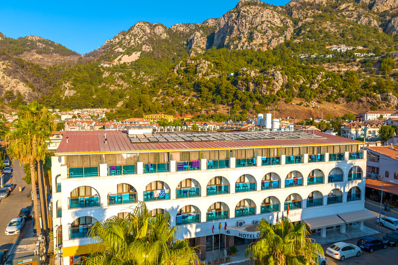 Özcan Beach Hotel 1