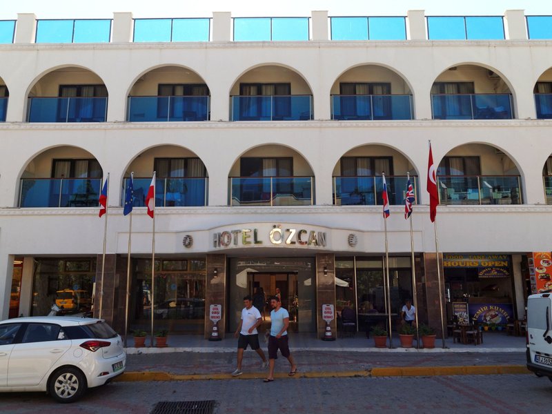 Özcan Beach Hotel 2