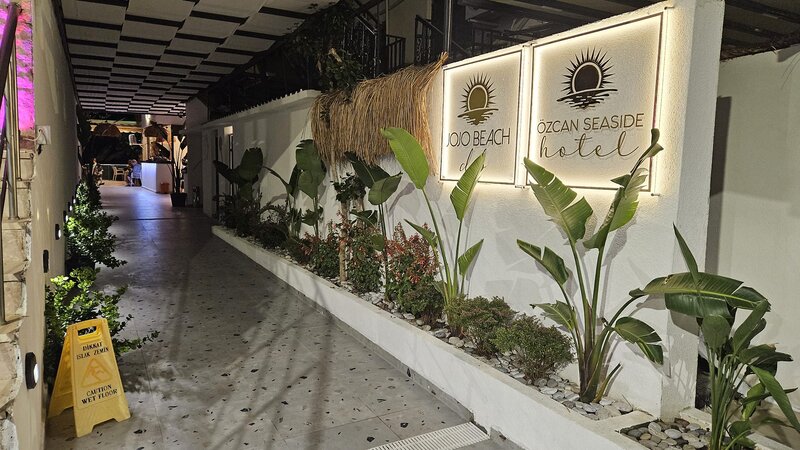 Özcan Beach Hotel 5