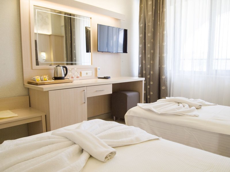 Özcan Beach Hotel 22