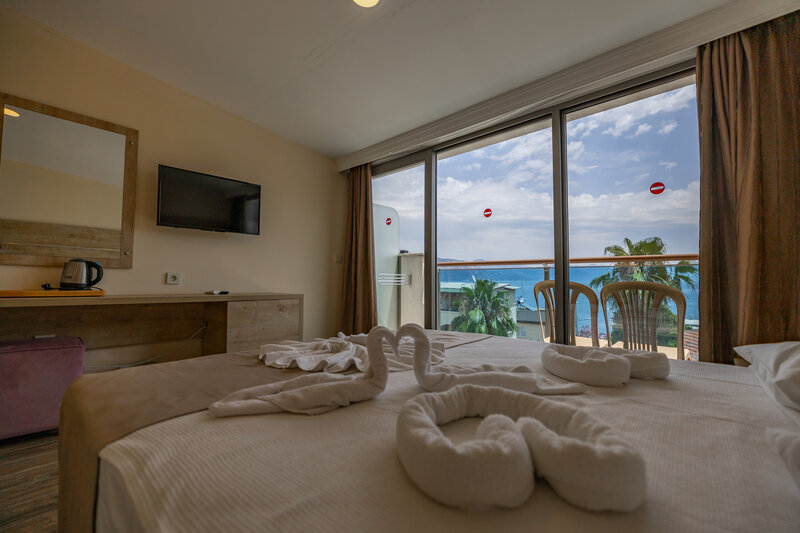 Özcan Beach Hotel 25