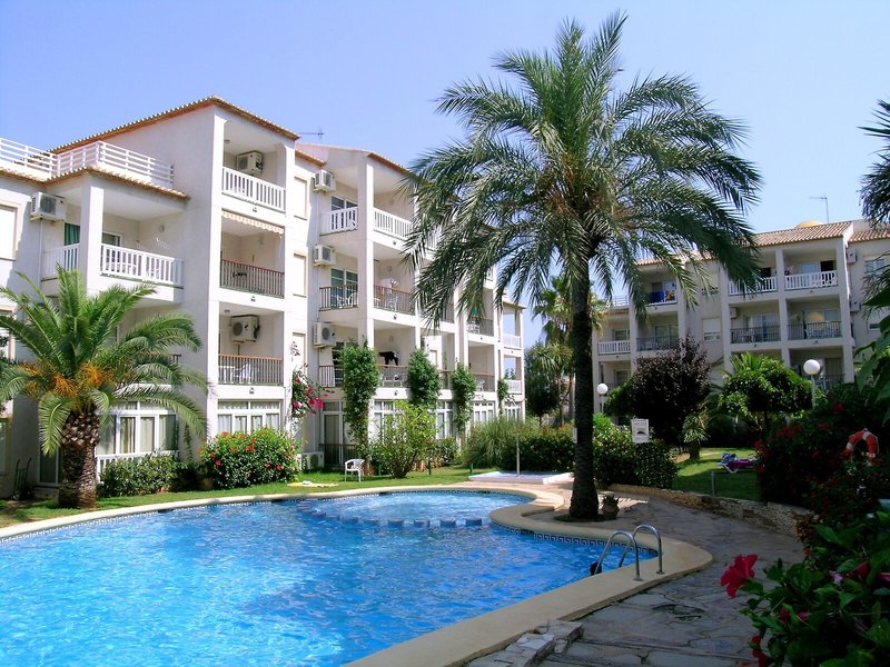 Ona Ogisaka Garden 1