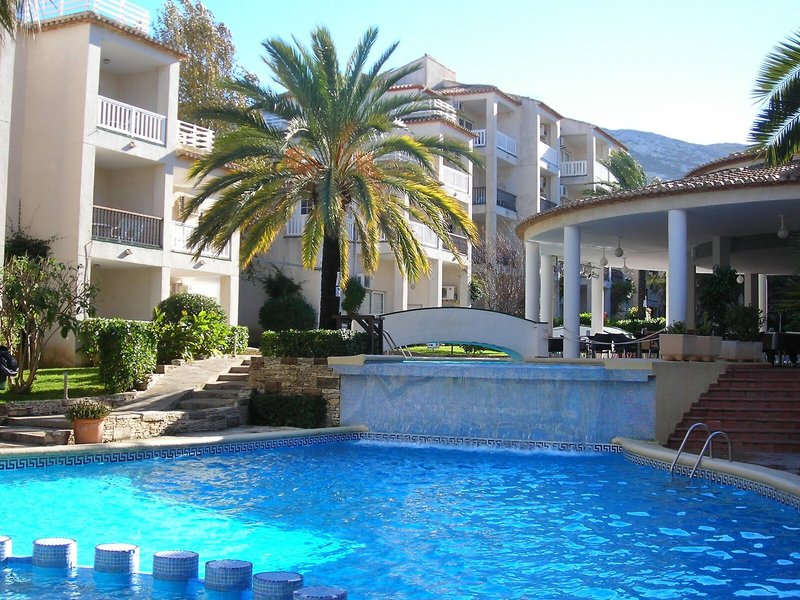 Ona Ogisaka Garden 13