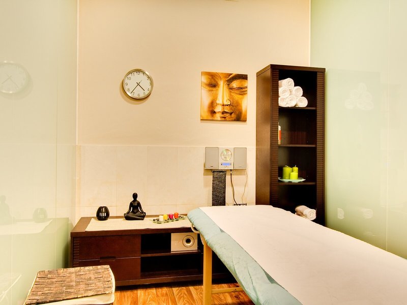 Ona Ogisaka Garden 33