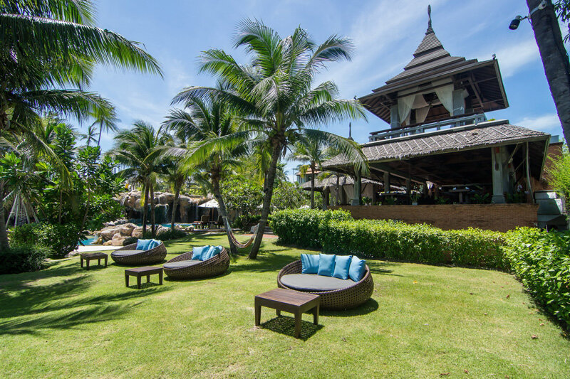 Royal Muang Samui Villas    9