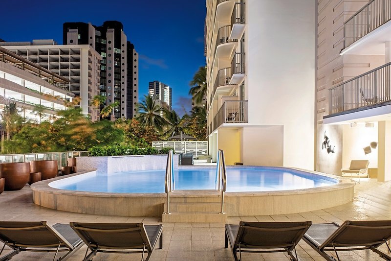 Hilton Garden Inn Waikiki Beach 1