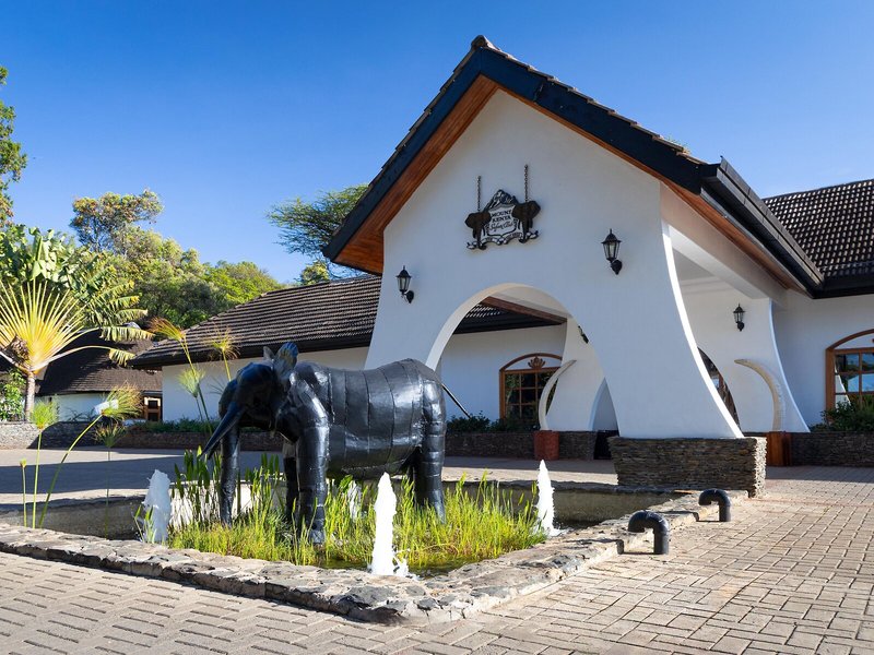 Fairmont Mount Kenya Safari Club 4