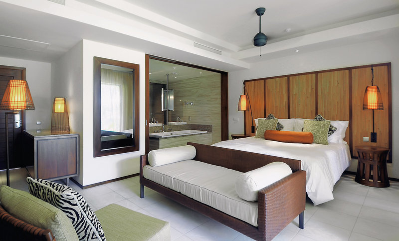 Constance Ephelia 19