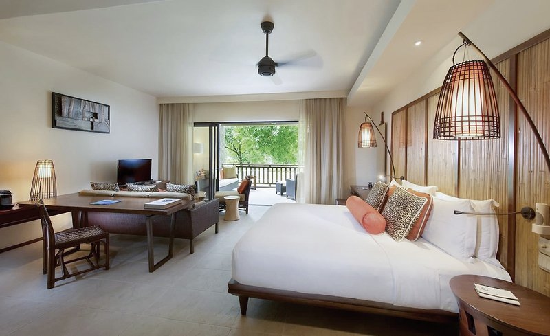 Constance Ephelia 20