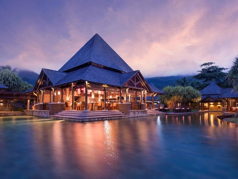 Constance Ephelia 30