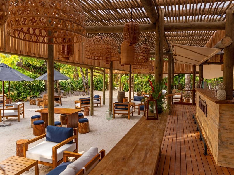 Constance Ephelia 33