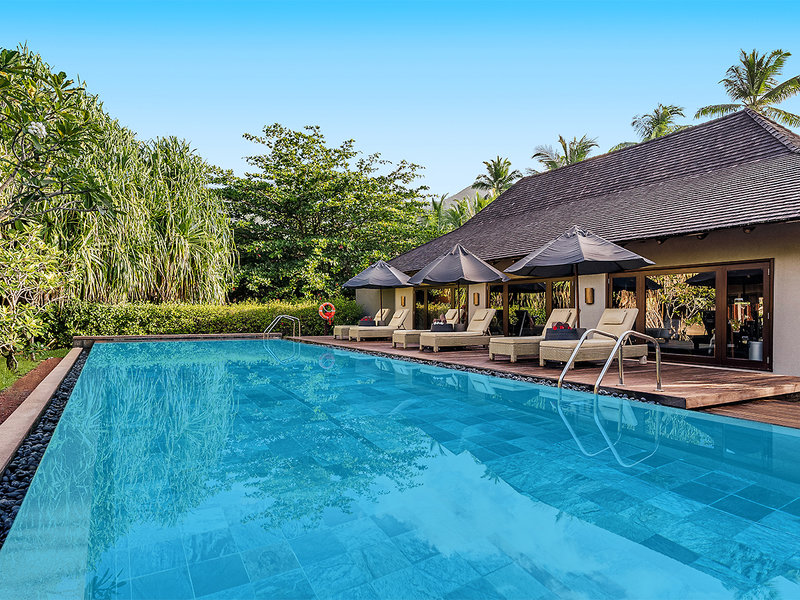 Constance Ephelia 15