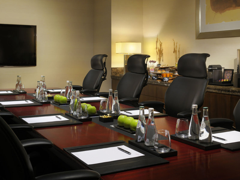 Mövenpick Hotel Jumeirah Beach 5