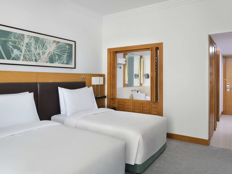 Mövenpick Hotel Jumeirah Beach 10