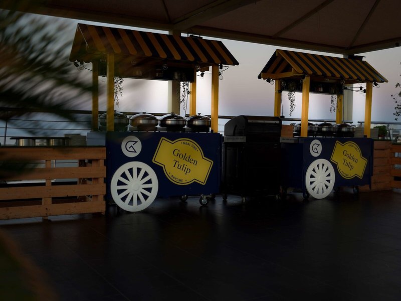 Golden Tulip Muscat 5